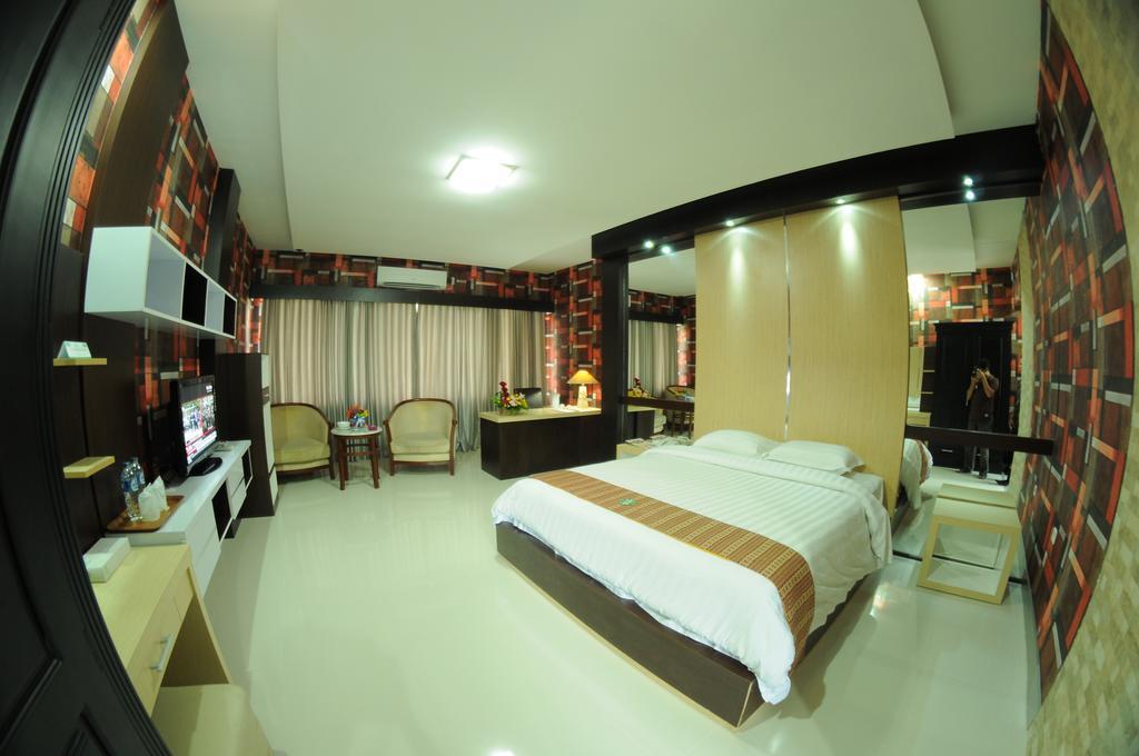 Hotel Swarna Dwipa Палембанг Номер фото