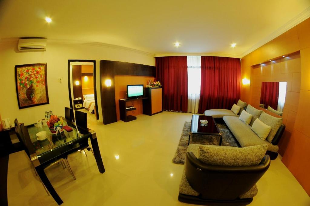 Hotel Swarna Dwipa Палембанг Номер фото